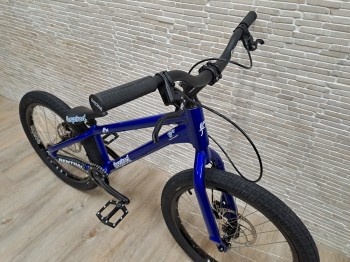 Bike 22" Inspired Flow - blau glanz Magura MT4
