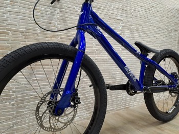 Bike 22" Inspired Flow - blau glanz Magura MT4